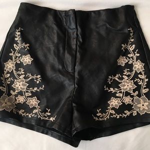 BLACK LEATHER HIGH-WAISTED SHORTS